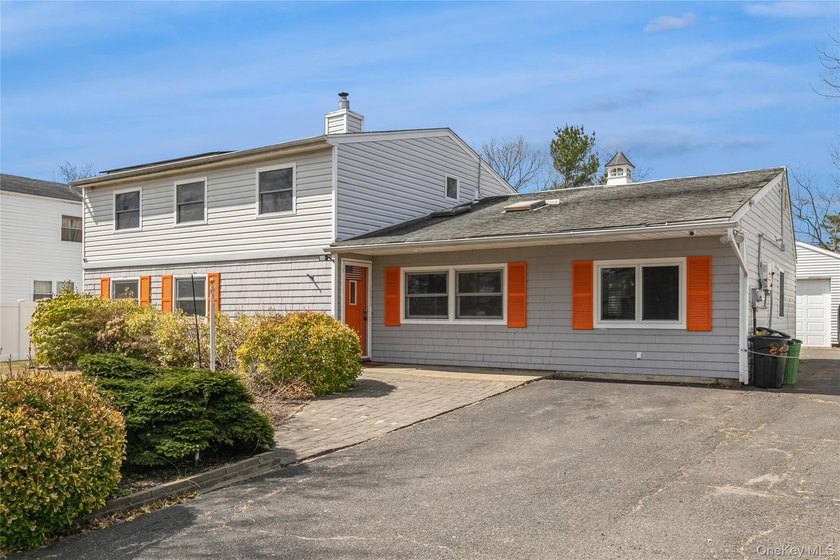 Come see this beautifully expanded Cape offering the perfect - photo 2