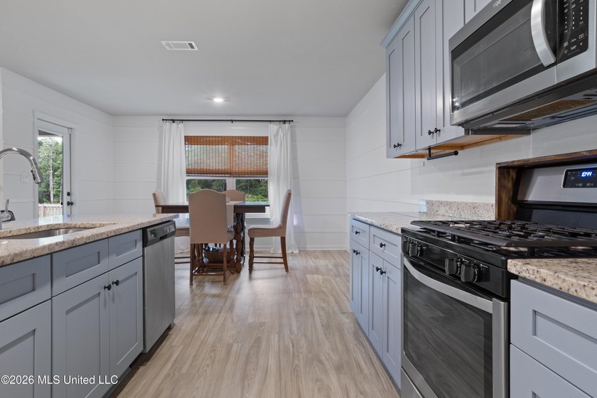 Tucked away on a premium lot in The Enclave, this beautifully - photo 17