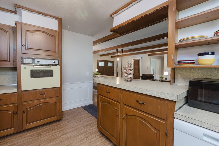 Charming &amp; Recently refreshed, this Ranch Style Home blends - photo 19