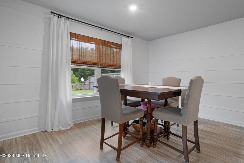 Tucked away on a premium lot in The Enclave, this beautifully - photo 19