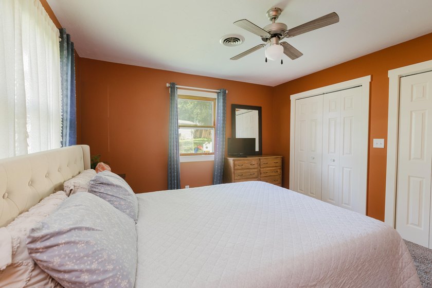 Charming &amp; Recently refreshed, this Ranch Style Home blends - photo 21