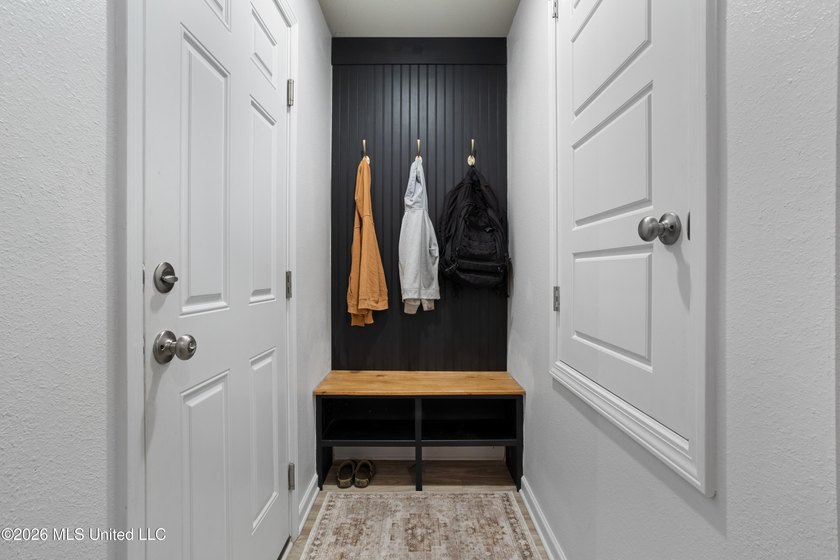 Tucked away on a premium lot in The Enclave, this beautifully - photo 33