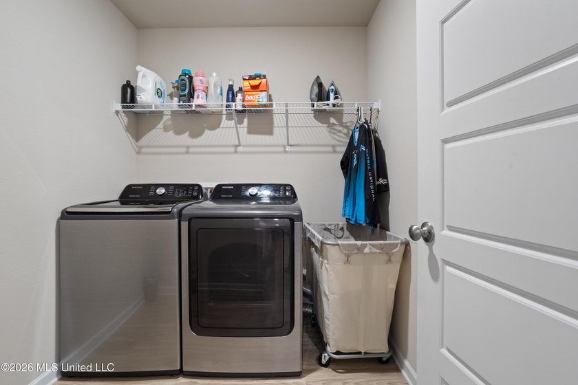 Tucked away on a premium lot in The Enclave, this beautifully - photo 34