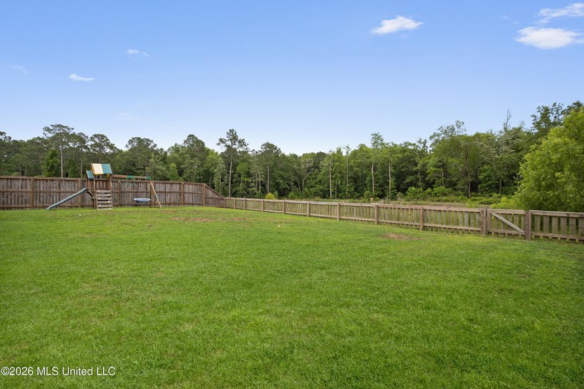 Tucked away on a premium lot in The Enclave, this beautifully - photo 37