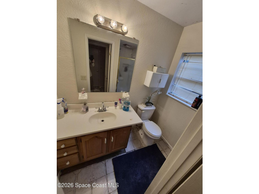 Excellent opportunity with this spacious 3 bed 2.5 bath frame - photo 6