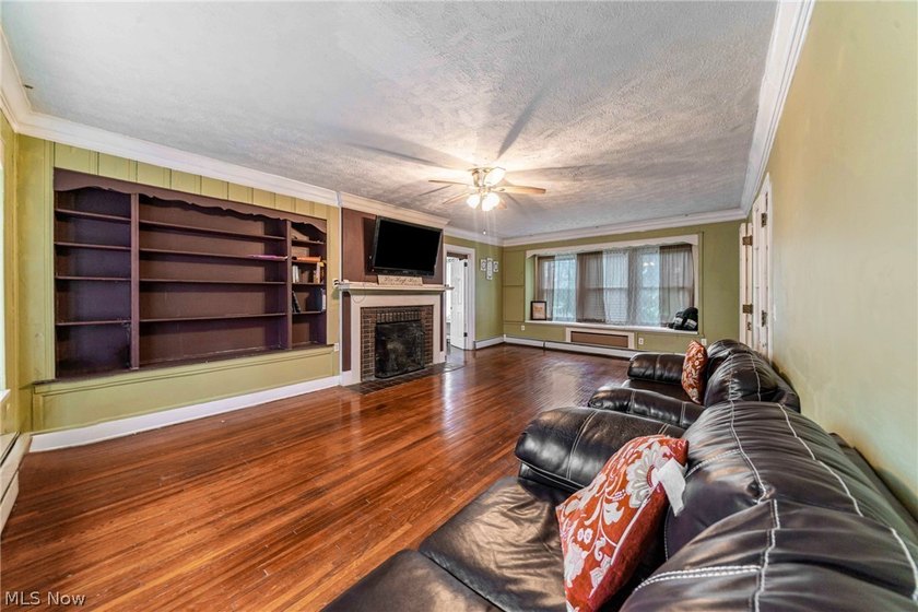 Welcome to 20303 Lake Shore Blvd, a spacious 5-bedroom Colonial - photo 18