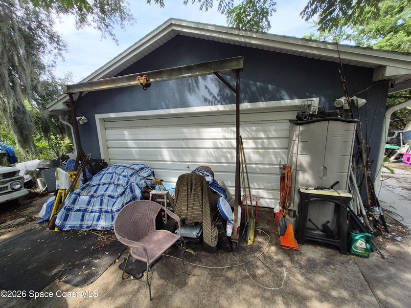 Excellent opportunity with this spacious 3 bed 2.5 bath frame - photo 8