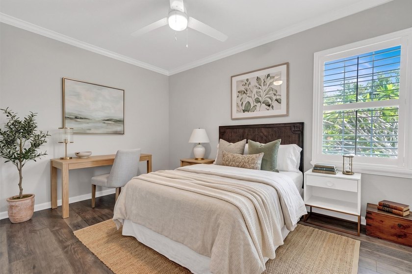 4 BR, 3.5BA expertly renovated masterpiece w/ heat/chilled pool - photo 34