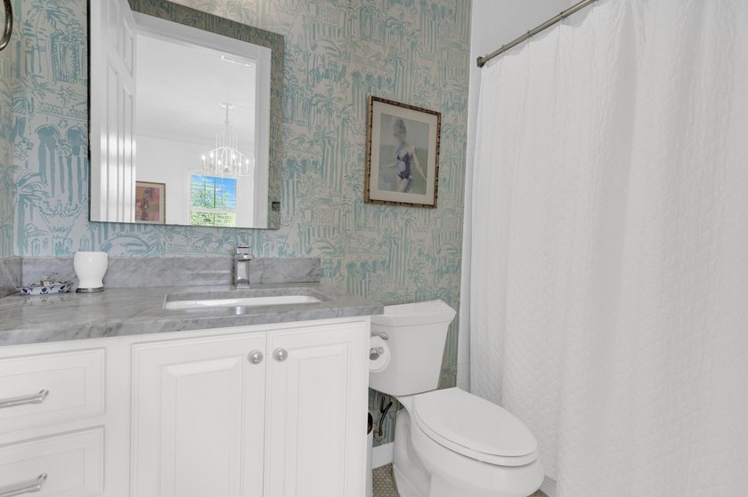 4 BR, 3.5BA expertly renovated masterpiece w/ heat/chilled pool - photo 36