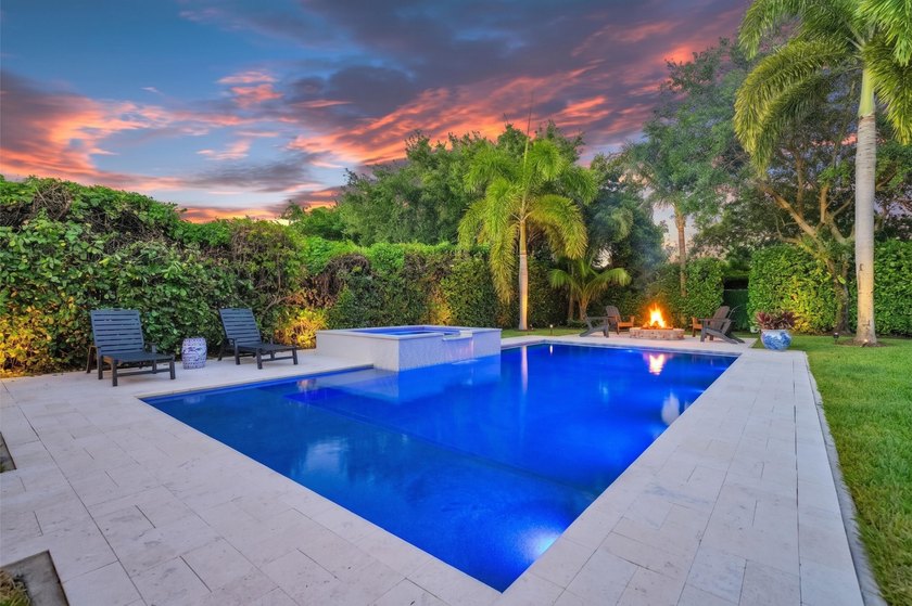 4 BR, 3.5BA expertly renovated masterpiece w/ heat/chilled pool - photo 41