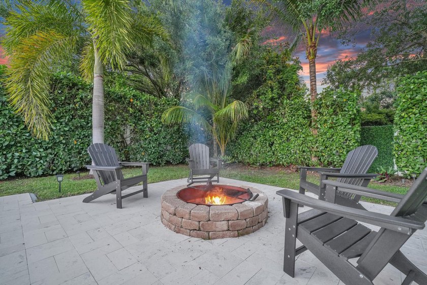 4 BR, 3.5BA expertly renovated masterpiece w/ heat/chilled pool - photo 47