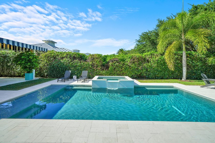 4 BR, 3.5BA expertly renovated masterpiece w/ heat/chilled pool - photo 54