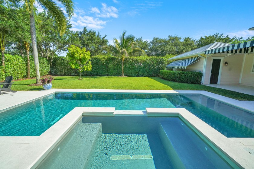 4 BR, 3.5BA expertly renovated masterpiece w/ heat/chilled pool - photo 57