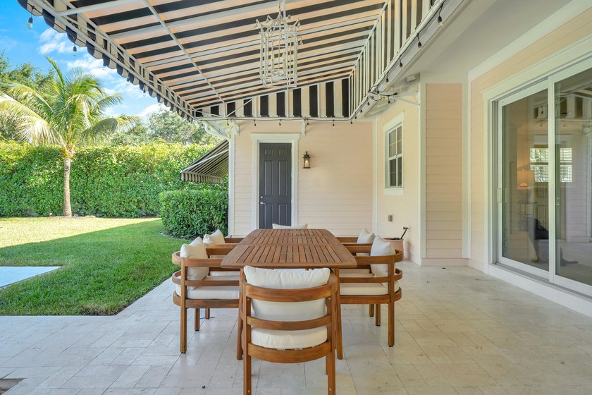4 BR, 3.5BA expertly renovated masterpiece w/ heat/chilled pool - photo 60