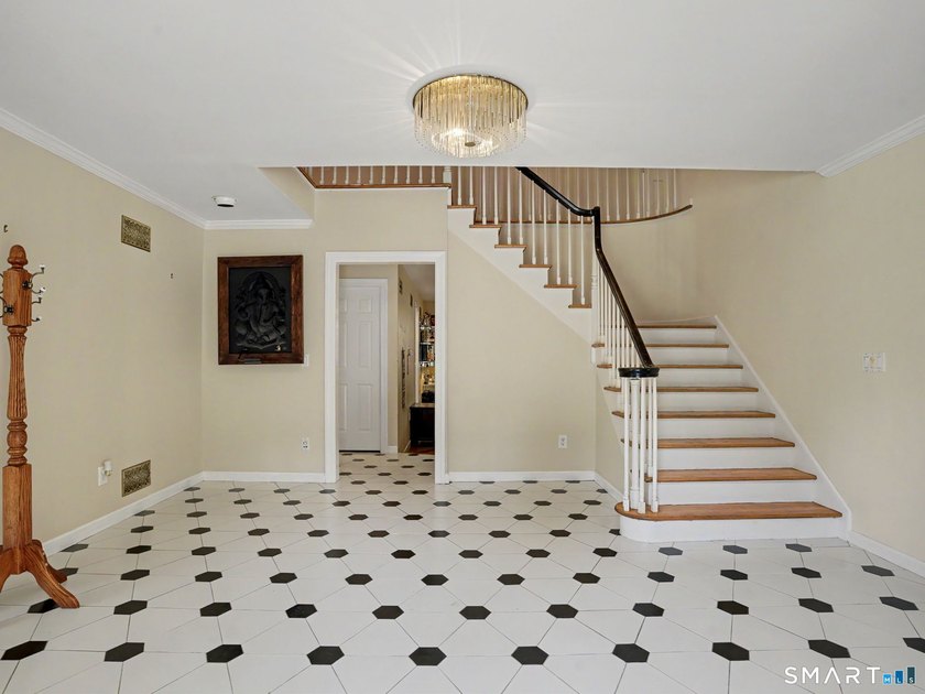 Estate living in the heart of Easton. Set on 3 private acres - photo 6