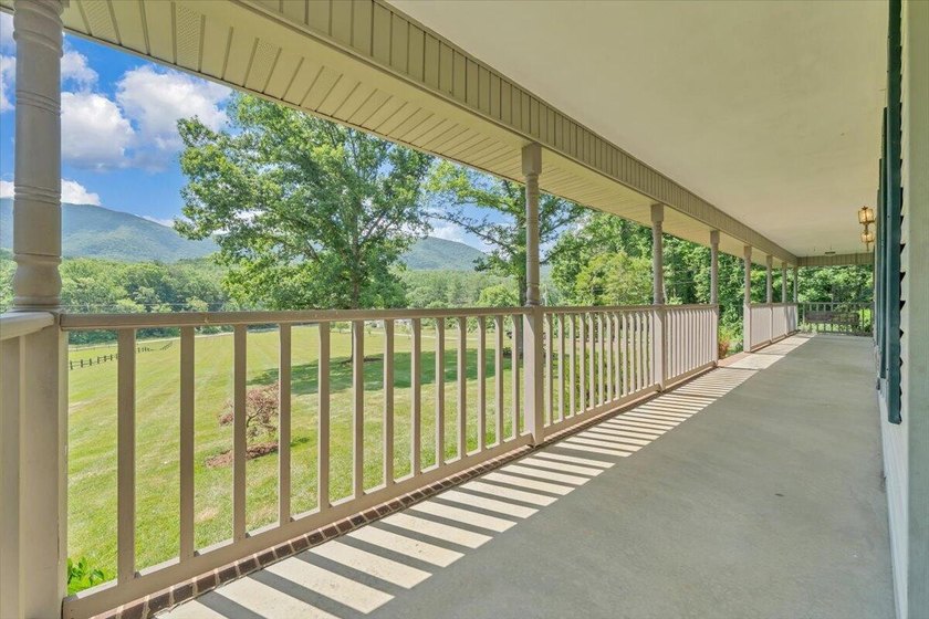 Enjoy breathtaking, majestic views of Fort Lewis Mountain from - photo 23