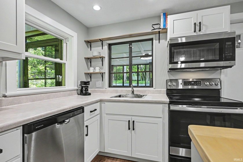 Welcome Home to 403 Mineral Springs Blvd! Imagine waking up in a - photo 14