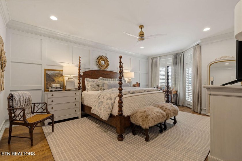 --LAKE LOUDON WATERFRONT LUXURY-- [Superb Updates / Astonishing - photo 21