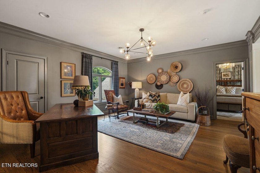 --LAKE LOUDON WATERFRONT LUXURY-- [Superb Updates / Astonishing - photo 38