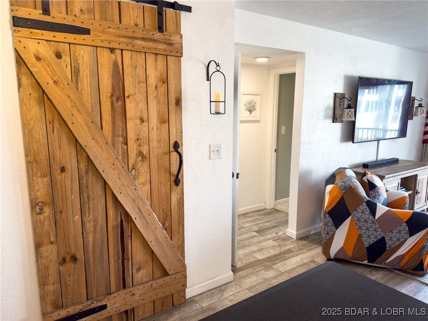 Welcome to Robinwood Condos-your gateway to lake living at its - photo 8