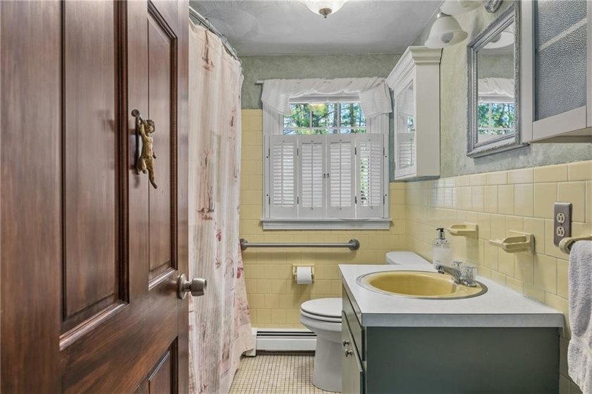 NATURE LOVERS RETREAT! Tucked away on a beautifully maintained - photo 15