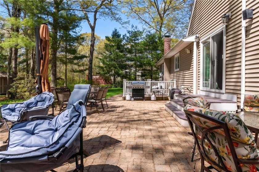 NATURE LOVERS RETREAT! Tucked away on a beautifully maintained - photo 38