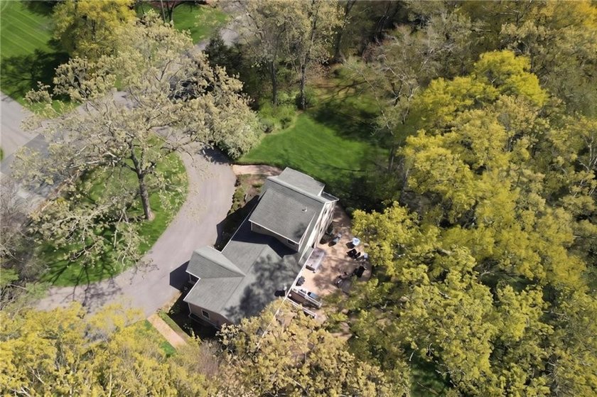NATURE LOVERS RETREAT! Tucked away on a beautifully maintained - photo 41