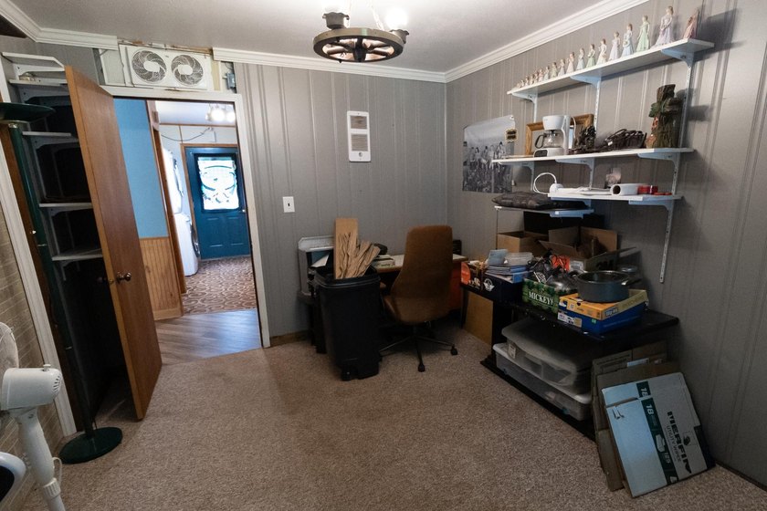 (208/JM) Enjoy Lake Living Without the Lake Price! This cozy - photo 14