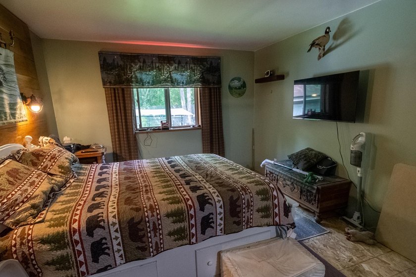 (208/JM) Enjoy Lake Living Without the Lake Price! This cozy - photo 16