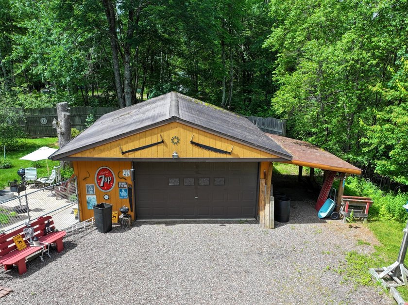 (208/JM) Enjoy Lake Living Without the Lake Price! This cozy - photo 23