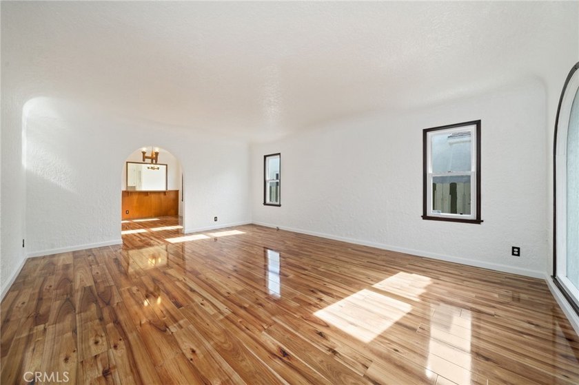 341 E Ellis - photo 4