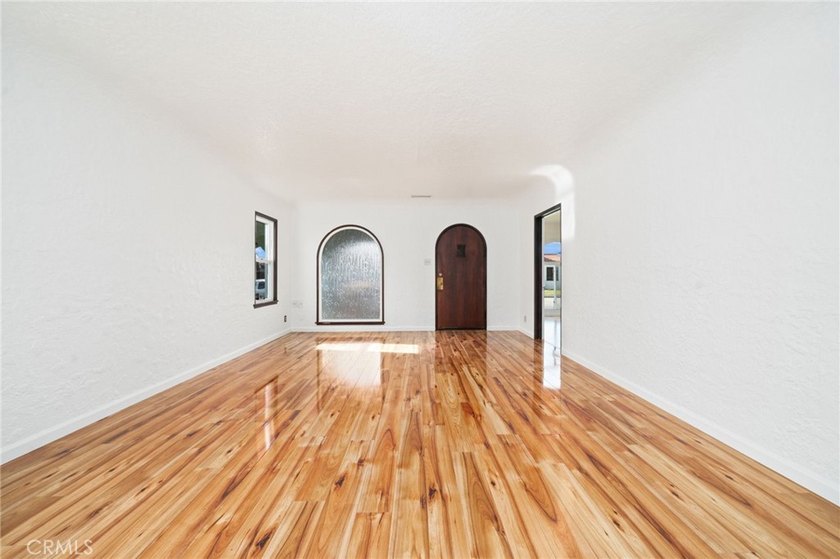 341 E Ellis - photo 5