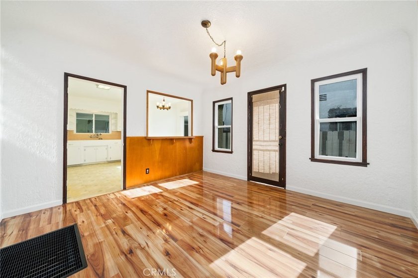 341 E Ellis - photo 10