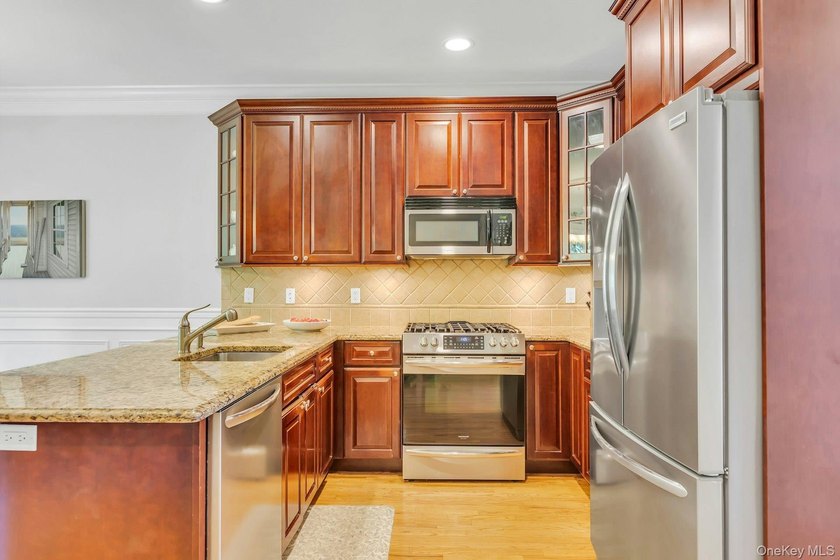 Welcome to effortless living in this beautifully maintained - photo 11