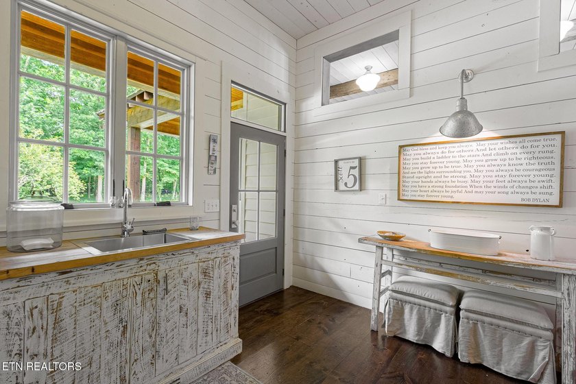 Welcome to a truly one-of-a-kind custom estate nestled on 17 - photo 26