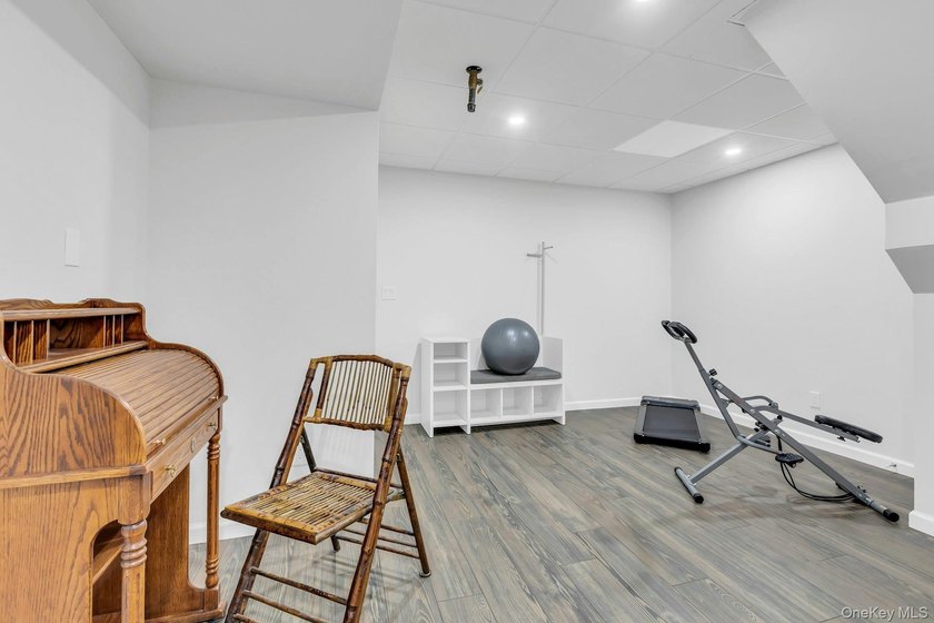 Welcome to effortless living in this beautifully maintained - photo 30