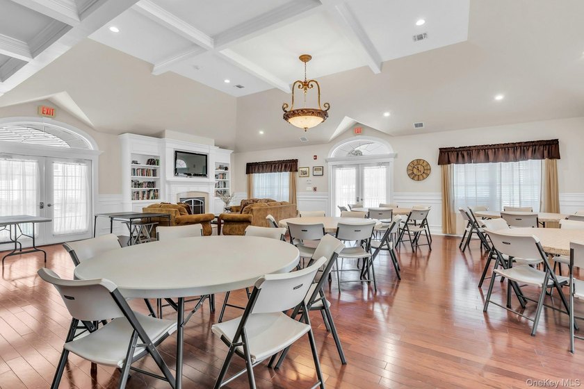 Welcome to effortless living in this beautifully maintained - photo 39