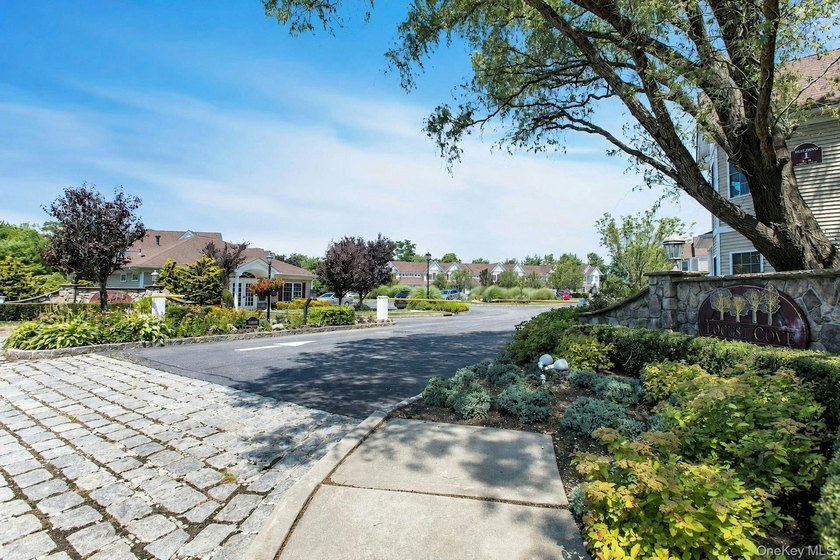 Welcome to effortless living in this beautifully maintained - photo 40