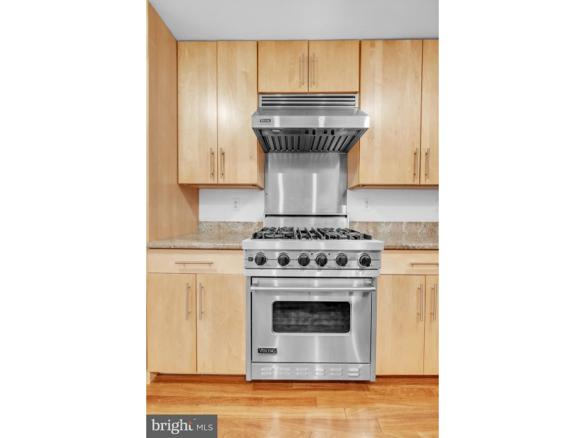 Presenting an exceptional opportunity to own a truly distinctive - photo 6