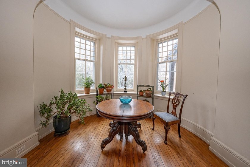 Approximately 4,630 square feet, five bedrooms, three and a half - photo 18