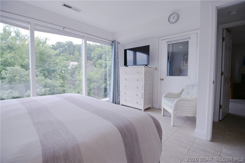 Welcome to Regatta Bay, one of the Lake's most unique waterfront - photo 21