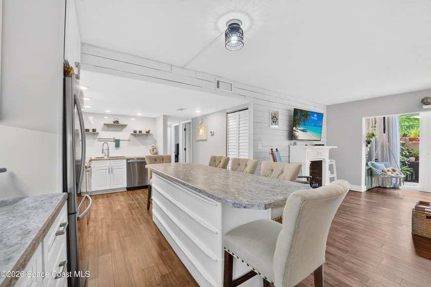Beautifully reimagined 1st-floor condo offering the perfect - photo 3