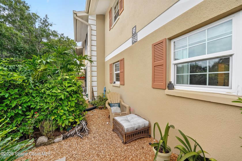 Beautifully reimagined 1st-floor condo offering the perfect - photo 5