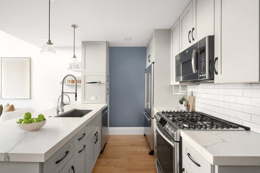 Welcome home to the Penthouse at 284 Warren, a beautifully - photo 3