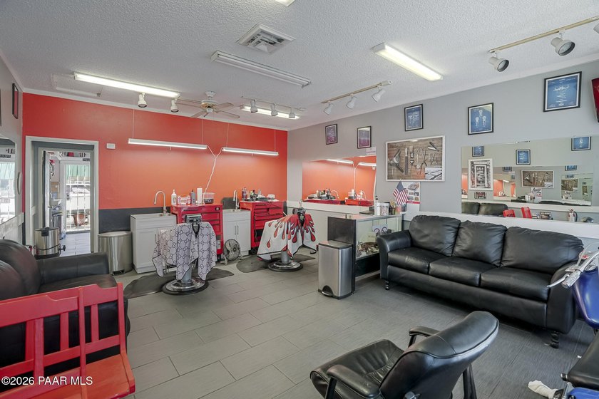Rare opportunity to acquire a fully leased, income-producing - photo 4