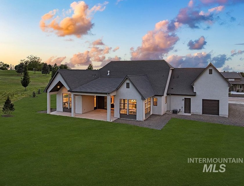 Brand-new luxury single-level home on nearly one acre, backing - photo 29