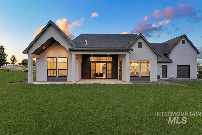 Brand-new luxury single-level home on nearly one acre, backing - photo 31