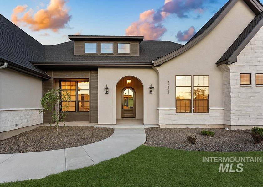 Brand-new luxury single-level home on nearly one acre, backing - photo 33