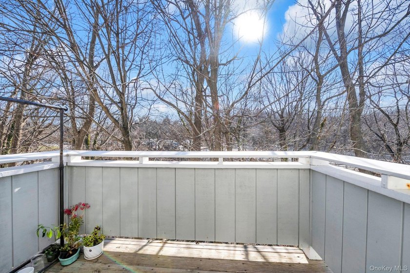 Welcome to this beautifully renovated Beechwood model in Oak - photo 13