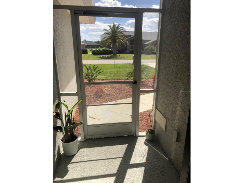 Spacious and impressive 4 Bedroom, 3 Bathroom home with attached - photo 4